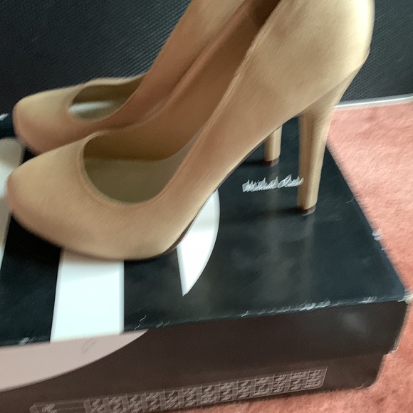 Micheal Antonio Love Me 2 Faux Suede Nude Pumps - Picture 2 of 14